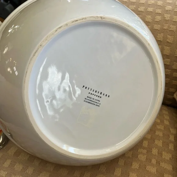 Vintage Pottery Barn Large White Ceramic Popcorn Serving Bowl or mixing bowl - Picture 8 of 12